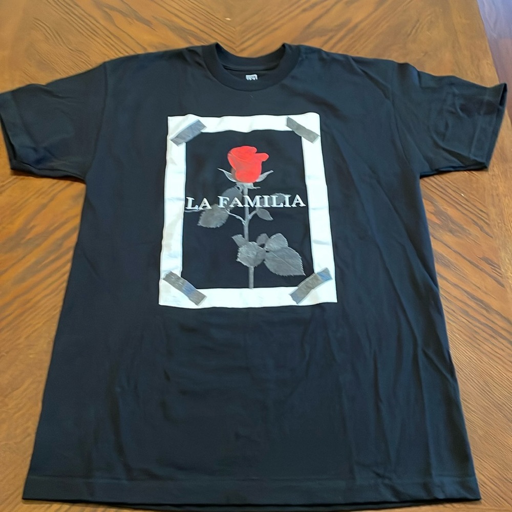 Familia Forever Rose T-Shirt size L